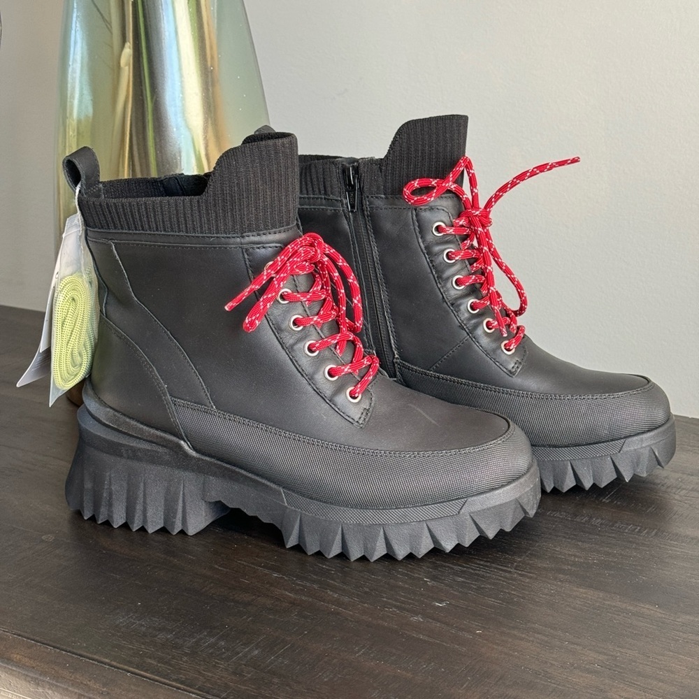 Nurture Whitney Water Resist Leather Lace-Up Lug Sole Platform Boots NWT 7 6.5